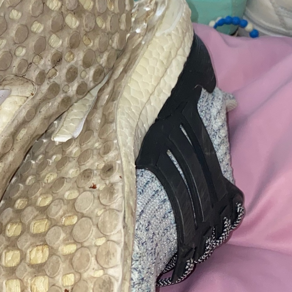 Adidas UltraBoost - Picture 4 of 4